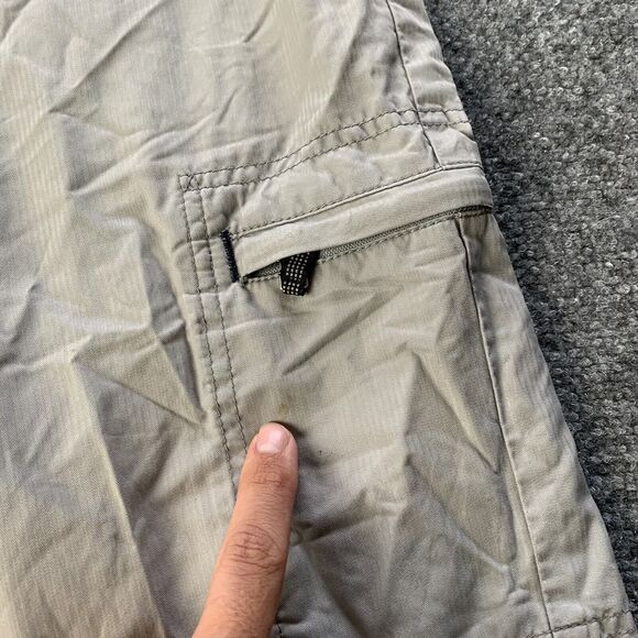 VTG Levi’s SilverTab Womens Cargo Shorts Gray Outdoor Hiking Size 18 (30” Waist) - Picture 4 of 16